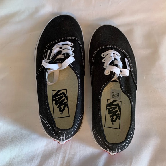 NWOT or Box Vans Black Canvas Sneakers Sz 6 - Picture 2 of 6